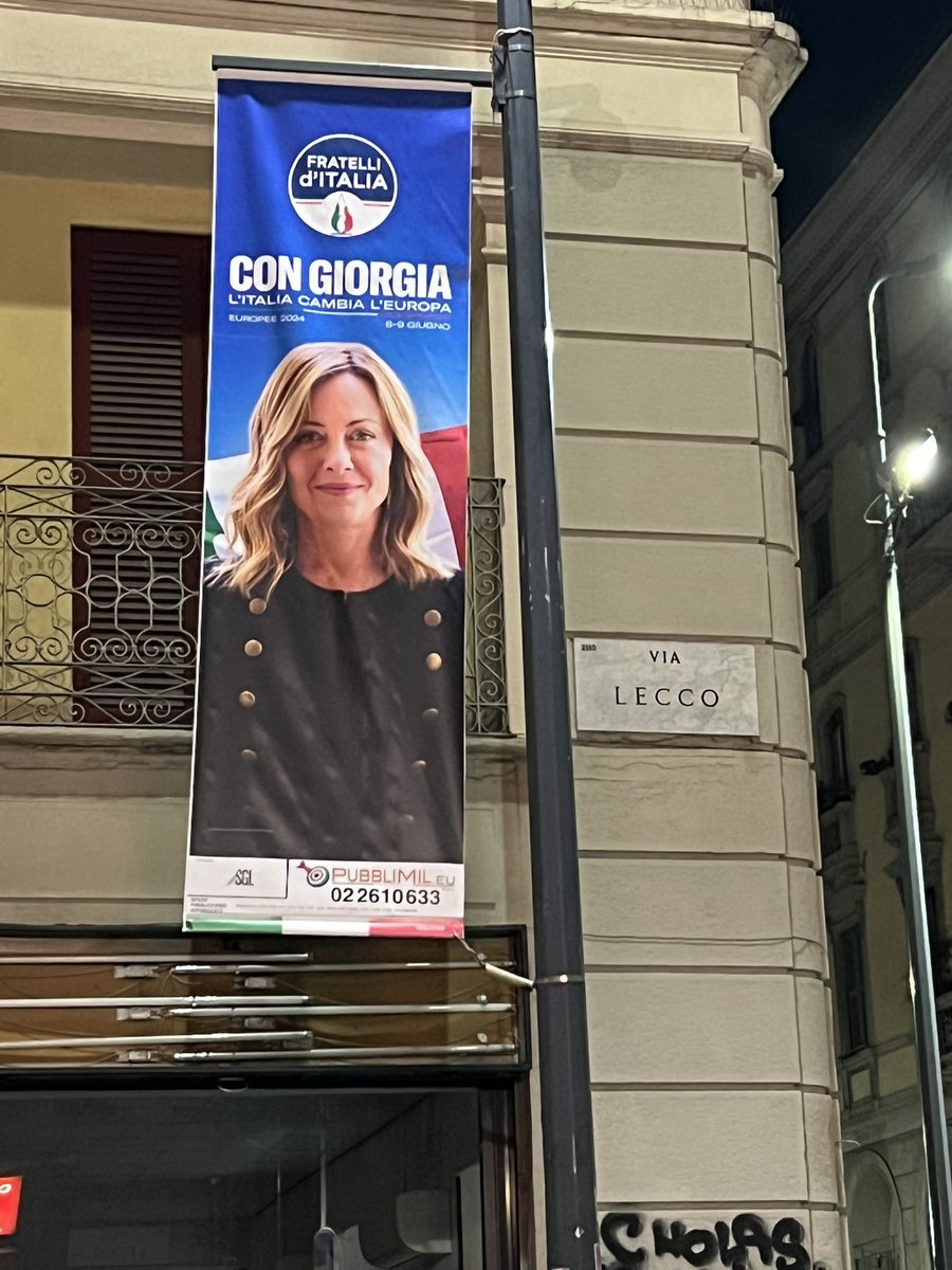 il manifesto della Giorgiona in via Lecco è la cosa più controsenso che vedrai oggi