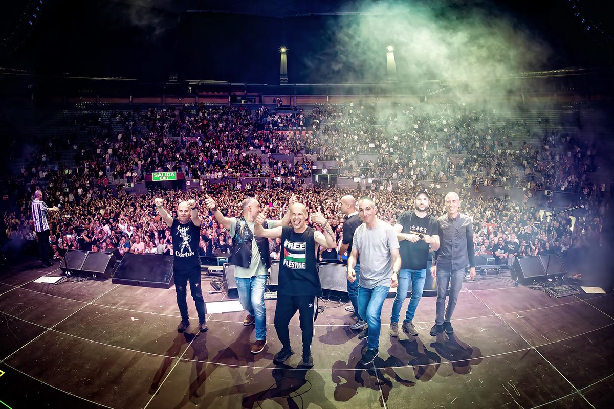 CeltasCortos's tweet photo. Gracias a todos los asistentes e invitados que hicieron que anoche fuera inolvidable....y hoy más ¡Os esperamos! #VenteAlVeinte #20deAbril #CeltasCortos #Elmundodelreves 

@Los40Classic @VistalegreMad @TicketmasterES https://t.co/mG9myoua6J