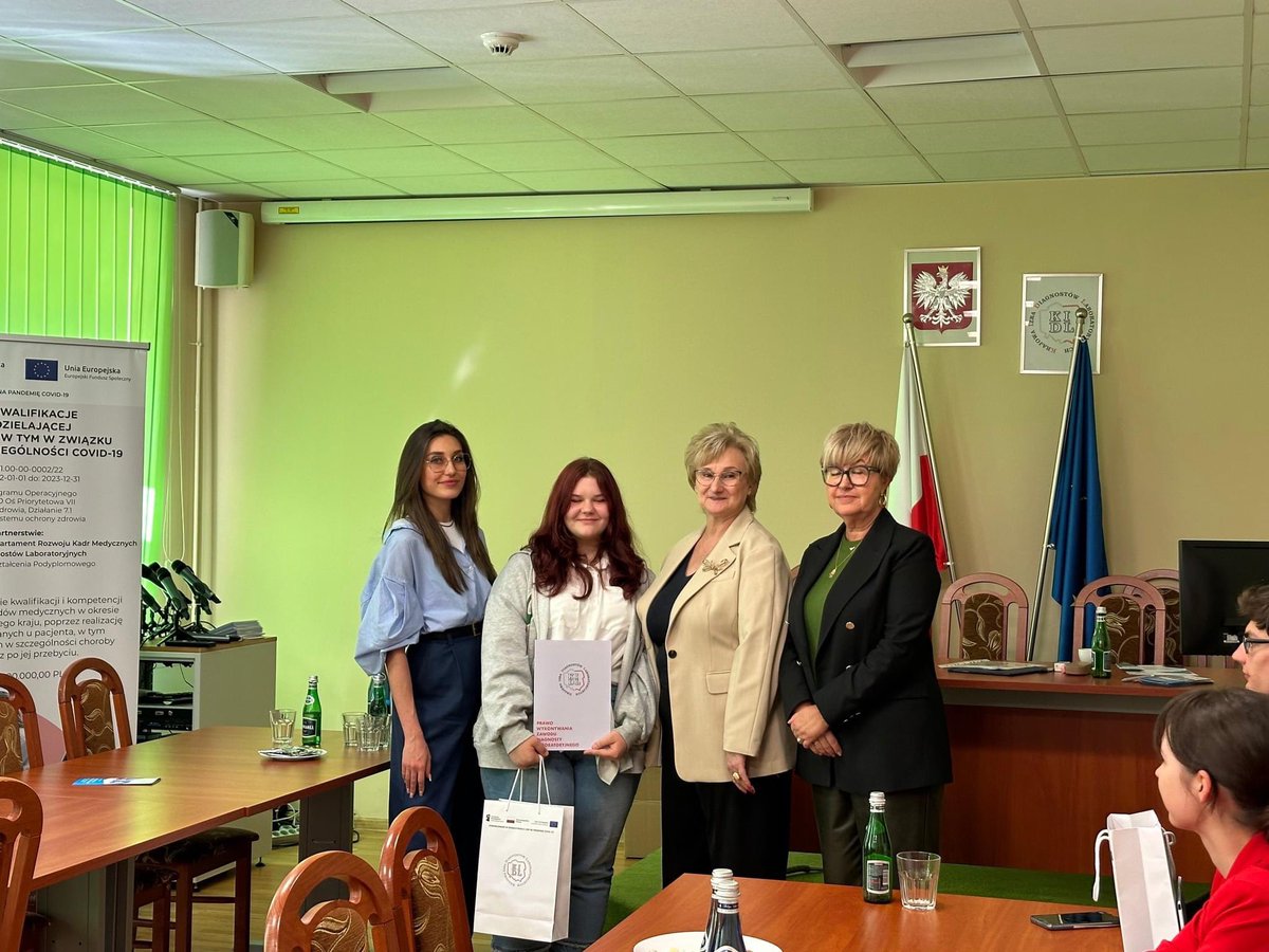 KIDL_Diagnosci's tweet image. ☺️ Wczoraj spotkaliśmy się z dziesięcioma finalistami Ogólnopolskiego Konkursu Wiedzy o Diagnostyce Laboratoryjnej #LabTest, aby sprawdzić ich wiedzę z zakresu chemii klinicznej, genetyki, immunologii, parazytologii oraz biochemii.