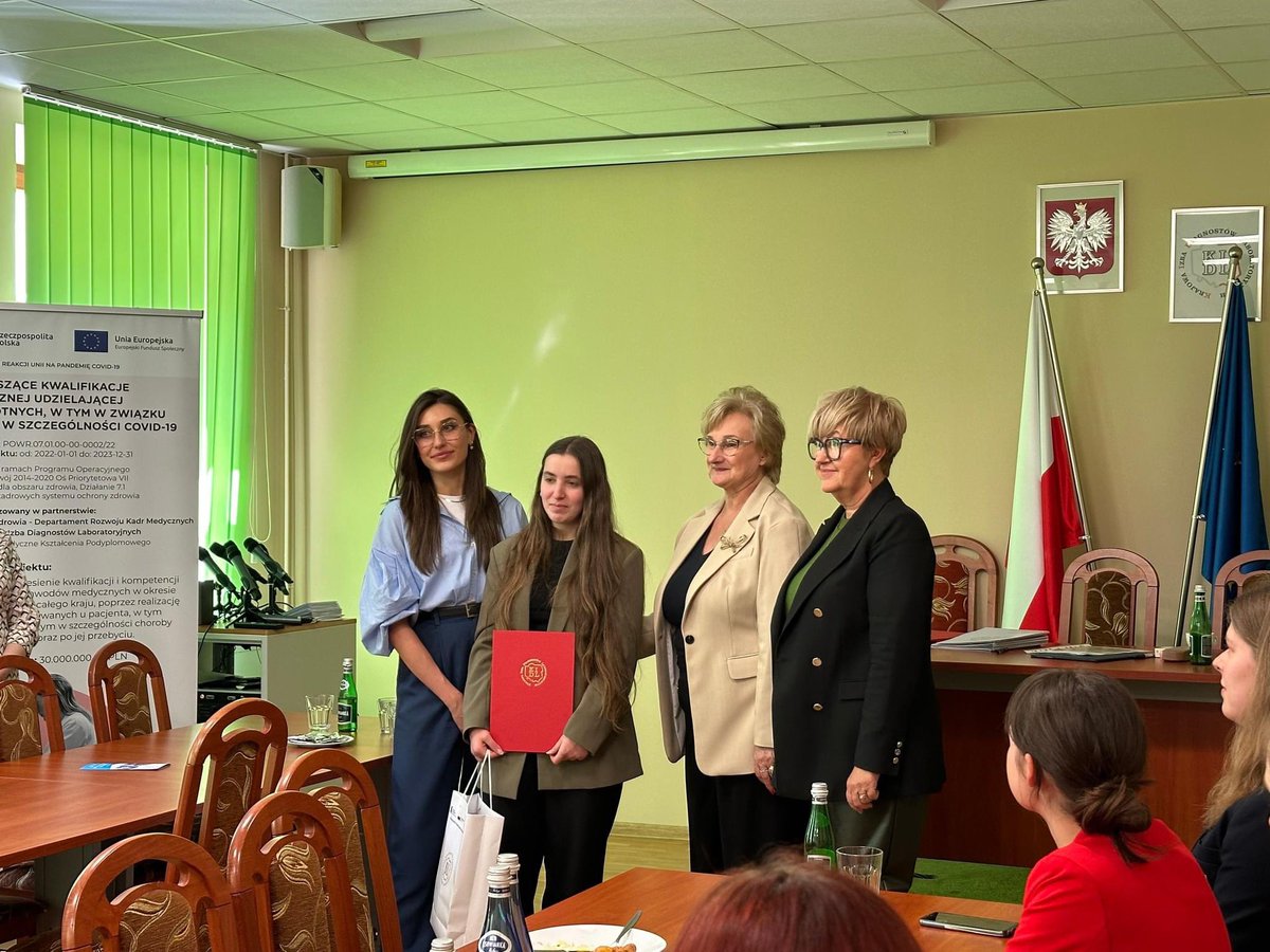 KIDL_Diagnosci's tweet image. ☺️ Wczoraj spotkaliśmy się z dziesięcioma finalistami Ogólnopolskiego Konkursu Wiedzy o Diagnostyce Laboratoryjnej #LabTest, aby sprawdzić ich wiedzę z zakresu chemii klinicznej, genetyki, immunologii, parazytologii oraz biochemii.