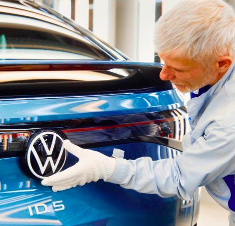 La #Volkswagen sotto attacco per il marchio ID. - La #Smart pronta a lanciare un altri #SUV, la #5 - @TritiumCharging sull'orlo del fallimento - @comaugroup al lavoro per migliorare la produzione batterie / Settimana in 4 flash⬇️
vaielettrico.it/vw-id-tritium-…