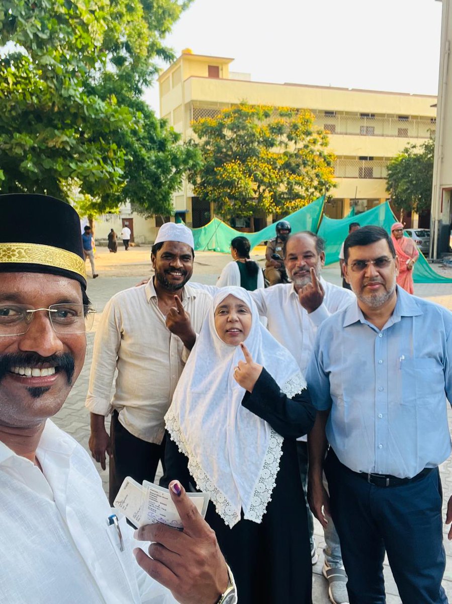 With our Happy voters at my Egmore Ward 61 on Election Day 19/04/24

#elections2024 #politics #unityindiversity #fathimamuzaffer #india #MuslimLeague #iuwl #iumltamilnadu #iuml #dravidian #IUML #MKStalin #democracy #INDIA #dmk #trending #tamilnadu #chennai