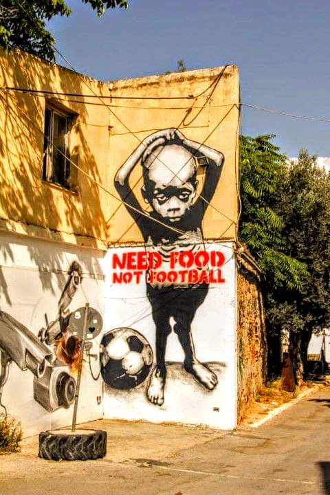 #StreetArt #TheWallsAreSpeaking
Need food not football...