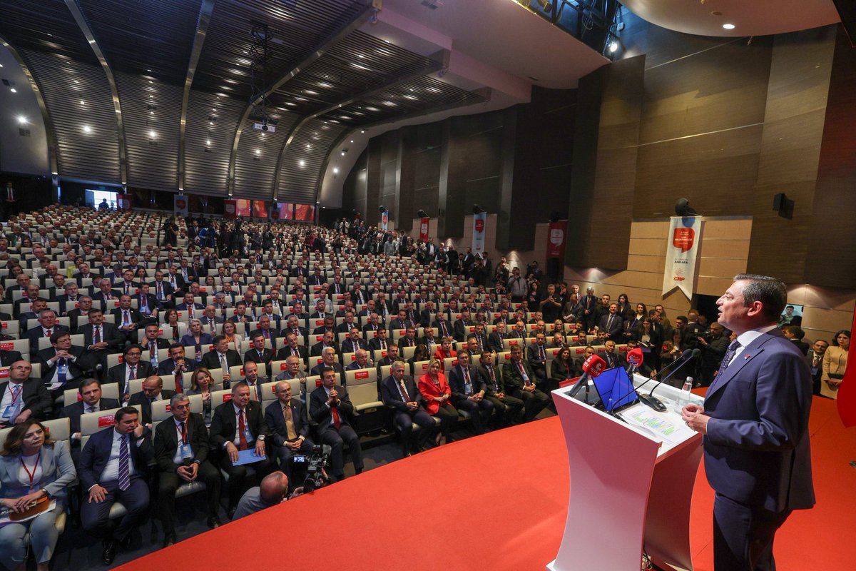 Partimizin Genel Merkezi’nin düzenlediği CHP Yerel Yönetimler Çalıştayı’na katıldım. Çalıştay öncesi CHP yönetimimiz, belediye başkanlarımız ve il başkanlarımız ile Anıtkabir’i ziyaret ederek Ulu Önder Mustafa Kemal Atatürk’e minnet ve saygımızı dile getirdik. 2 günlük CHP