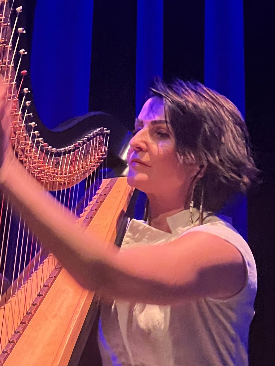 Friday evening ⁦@KingsPlace⁩ Alina Bzhezhinska ⁦@AlinaHarpist⁩ & Tony Kofi ⁦@tonykofi⁩ aided by percussionist Joel Prime launched their album ‘Altera Vita’ with sensational sets of modern jazz of the highest quality thoroughly enjoyed by the sellout audience.