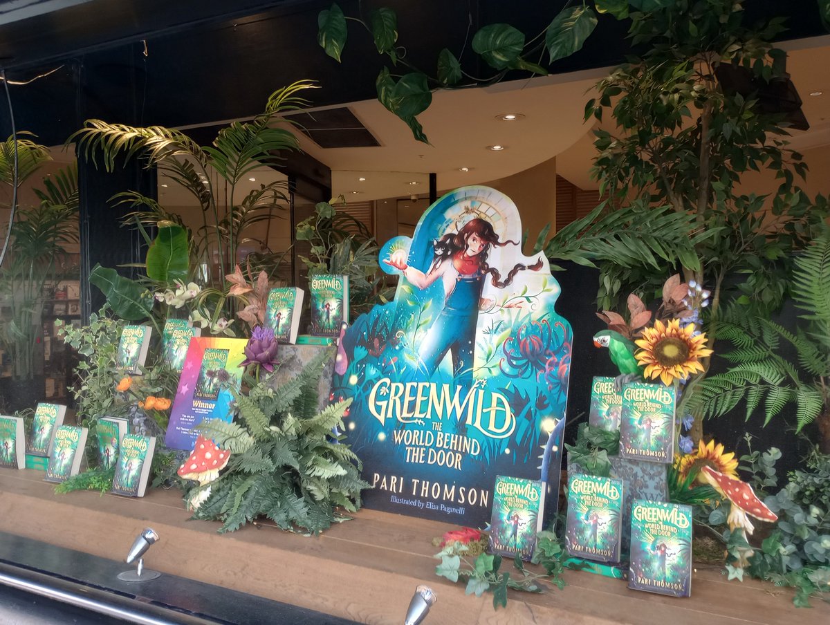 GREENWILD looking mighty @WaterstonesPicc 😍🥰📚💚❤️🎉 @PariThomson @emmavrjones @MacmillanKidsUK