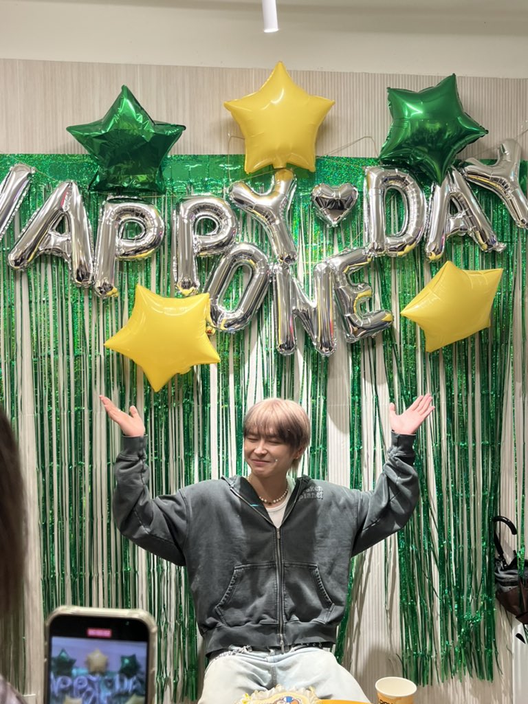jongseoq's tweet photo. 💚와주셔서 땡큐~ 생츅

#원더풀_데이 #ONEderful_day #NOMAD #노매드 #ONE #원 https://t.co/1unHqVLBBu