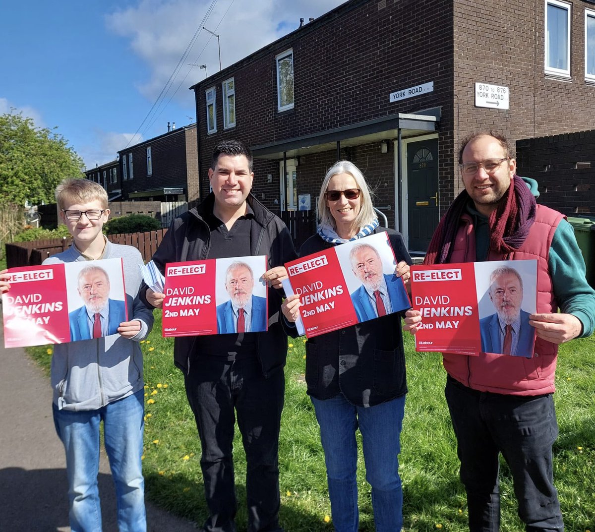 Out campaigning for David Jenkins in Seacroft! David lives in the heart of Seacroft and has worked so hard representing local residents - firstly in his time at the Citizen’s Advice Bureau and now as a local Labour Councillor. Re-elect Labour’s local champion David Jenkins!