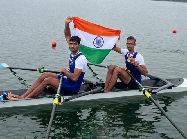 Salman Khan (on the left in picture) and Nitin Deol win men's double scull gold in the Asia Rowing Cup

Balraj Panwar (single scull) and Ujjwal Kumar-Arvind Singh (lightweight double scull) in finals in Olympic Asia Oceania Qualification tomorrow

<a href="/IndiaRowing/">India Rowing (IND) 🇮🇳</a>