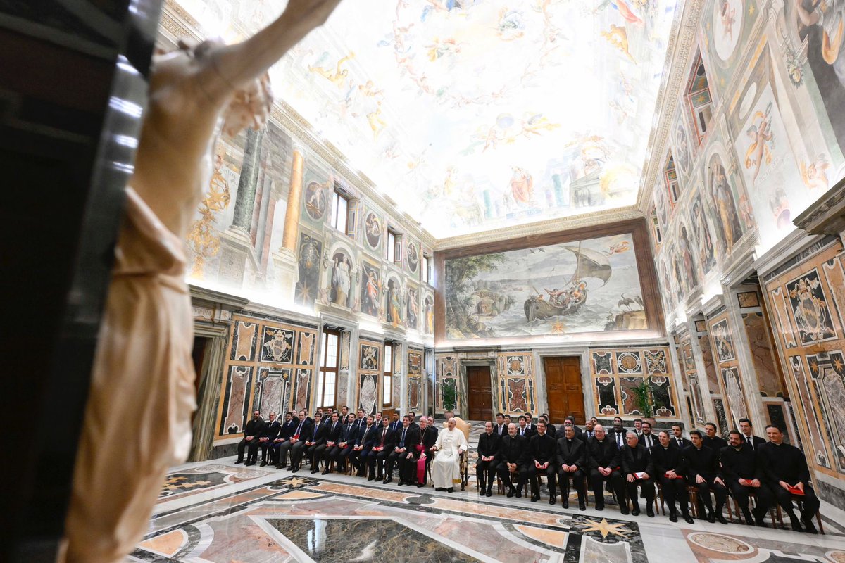 El #PapaFrancisco, @Pontifex_es, a los seminaristas de #Sevilla en la Audiencia Privada de hoy: “Queridos seminaristas, aprovechen bien este tiempo intenso de formación, con el corazón en Dios, con las manos abiertas y una gran sonrisa para repartir la alegría del