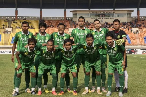 Persikabo alias Tira alias PS TNI udah degradasi...

Bhayangkara FC alias Bonek FC alias Surabaya United alias Persebaya abal2 alias Persikubar juga udah degradasi...

Kira2 klub mana nih yang cocoknya nyusul, biar gak jadi beban...