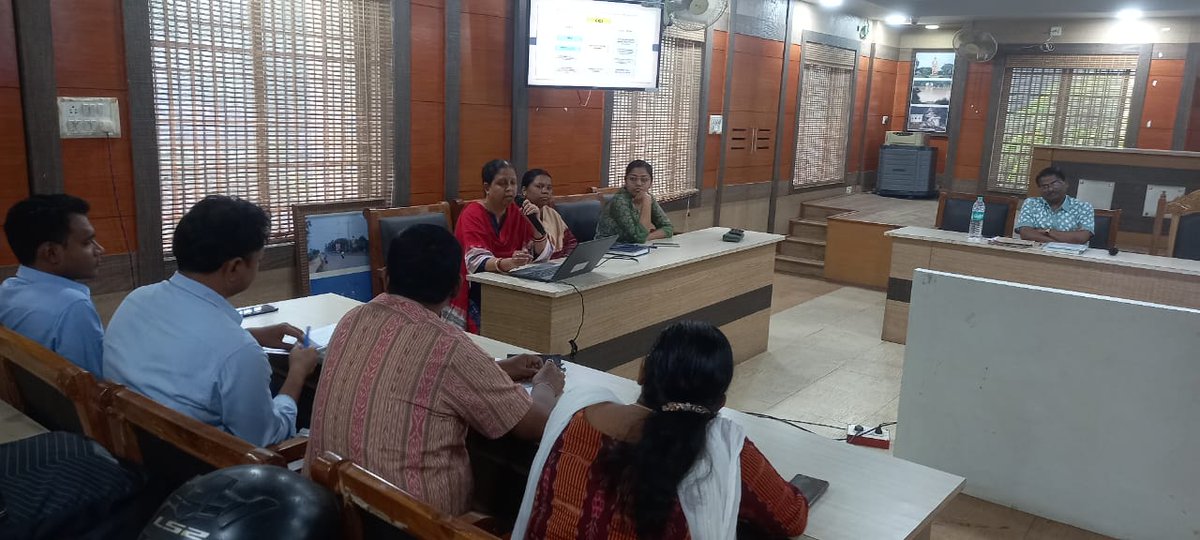 Refresher training of Election Expenditure Monitoring teams of Biramitrapur, Raghnathpali & Rourkela Assembly Constituencies was done today at council Hall, Rourkela Municipal Council. 77 Participants attended the training. @ECISVEEP @OdishaCeo