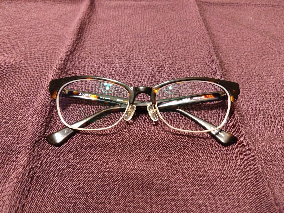 tn_hs_gonvessa's tweet photo. #ゴンベッサ眼鏡店
#ALOOK
ALOOK「NCD-1069」です✨
ベーシックなサーモントブローのモデルです✨
比較的手にして長いモデルですが、よれたりせずにしっかりと作ってあるので、価格を含めて、良いモデルだと思います😎 https://t.co/YfqjN3oUkK