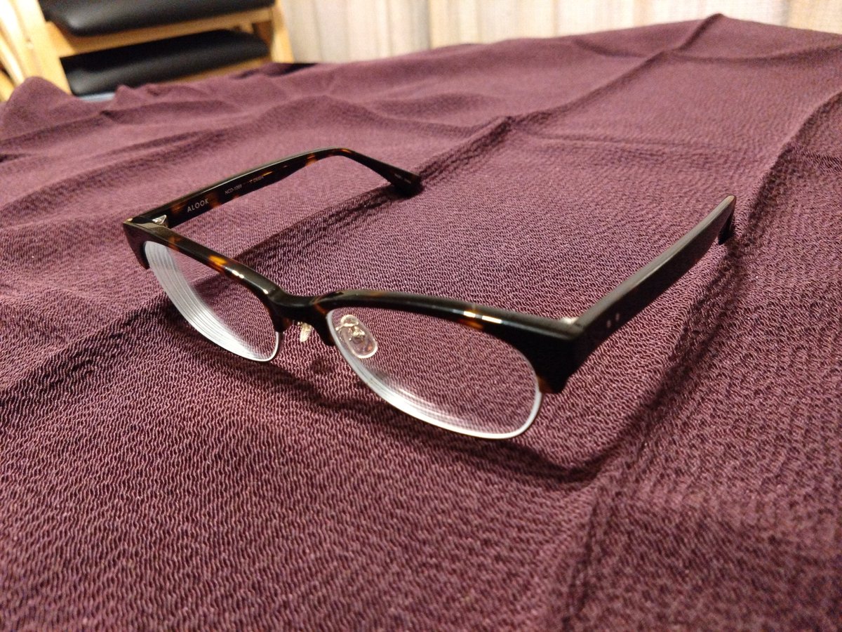 tn_hs_gonvessa's tweet photo. #ゴンベッサ眼鏡店
#ALOOK
ALOOK「NCD-1069」です✨
ベーシックなサーモントブローのモデルです✨
比較的手にして長いモデルですが、よれたりせずにしっかりと作ってあるので、価格を含めて、良いモデルだと思います😎 https://t.co/YfqjN3oUkK