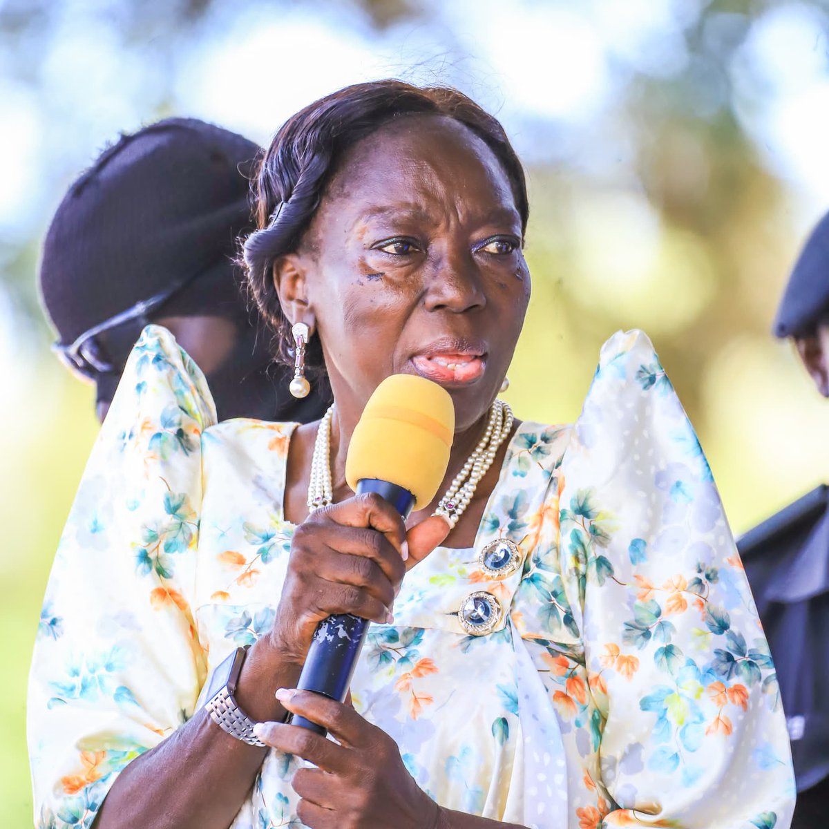 1st Deputy Prime Minister Rt Hon @RebeccaKadagaUG was the Chief Guest at the 2nd edition of Bugembe Marathon earlier this morning. Mama kits were given to needy mothers 📷 @JaleMorgan3 @Talenga3 #Babafmupdates #Ekitudha #NdiMunda