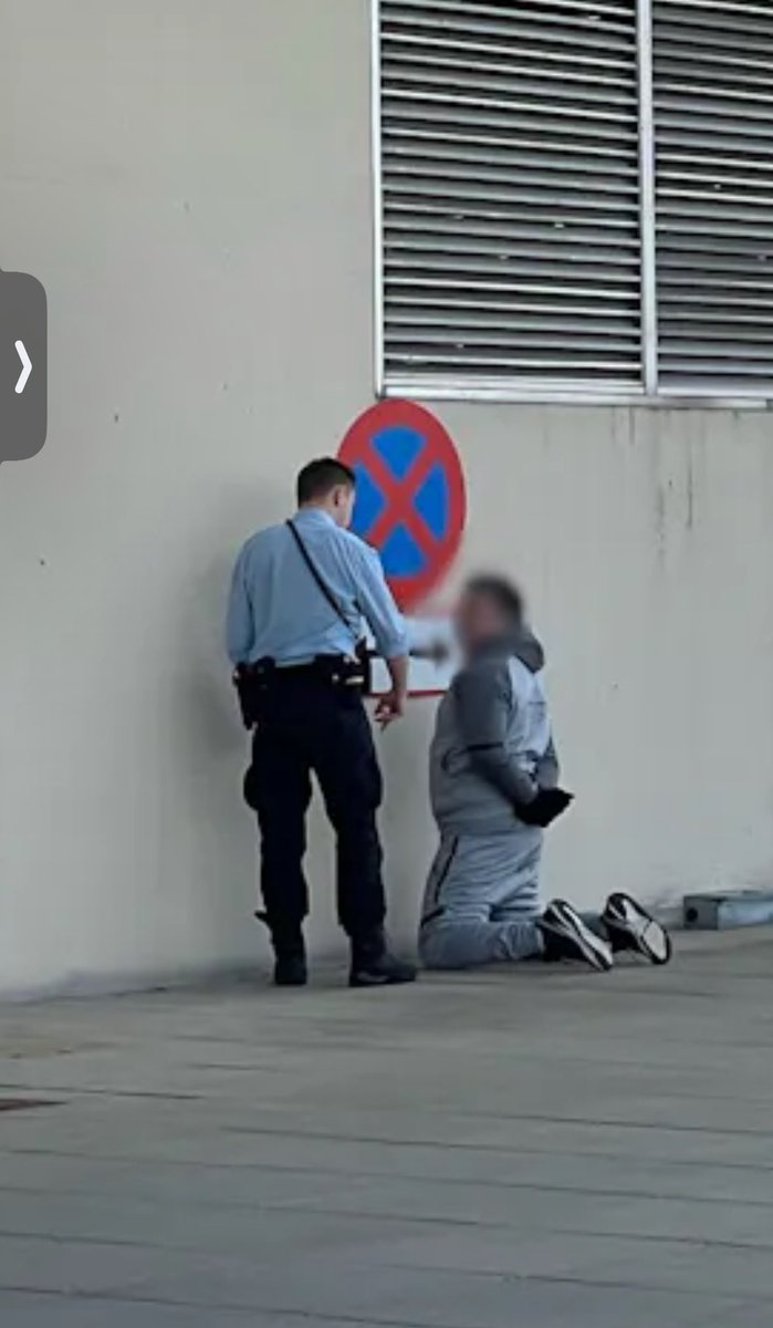 Mand anholdt ved Billund Lufthavn. Via @tv2 nyheder.tv2.dk/live/2024-04-2…