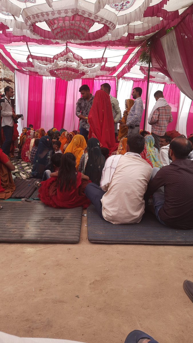 yogendr03370031's tweet photo. शादी विवाह का माहौल चल रहा है आज कल शादी विवाह का समय चल रहा है
#weddingday
#friendwedding
#GoodeveningEveryone https://t.co/uVtOoC7wNh