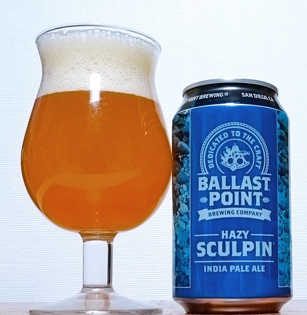 oda_beer's tweet photo. BALLAST POINTのHAZY SCULPIN
スタイルはヘイジーIPA
香りはぶどうの花
味わいはフルーティーグラッシー
後味はグラッシーが持続
こんなにグラッシーを爽やかに出来んのか👌🏻 ̖́-
強い中に優しさを持ってまるで○○さんだあ🥰
○○にはジャンプ主人公の師匠キャラを入れてください👍
#BallastPoint https://t.co/88cf2kgUMe