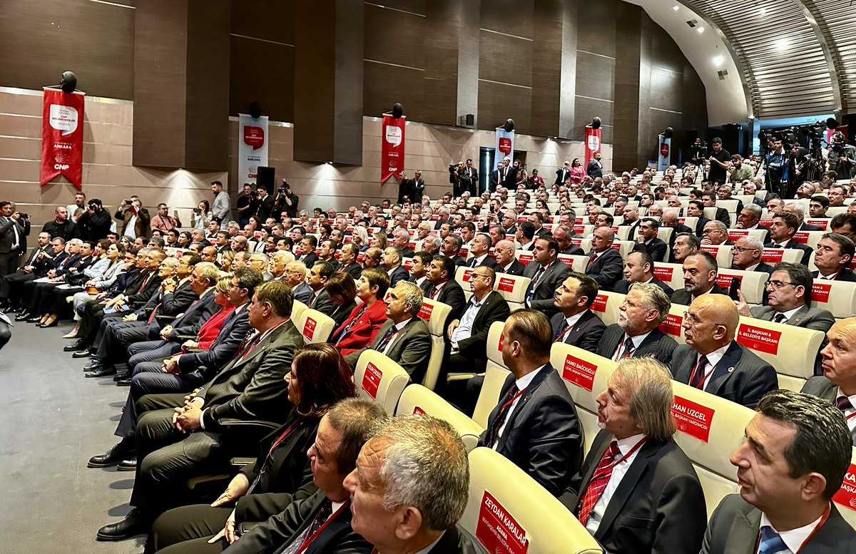 Geniş ailemiz ile baba ocağındayız…

CHP Belediyeciliği Çalıştayı, Anıtkabir ziyaretimiz sonrasında Genel Başkanımız Sayın Özgür Özel'in konuşmasıyla başladı.