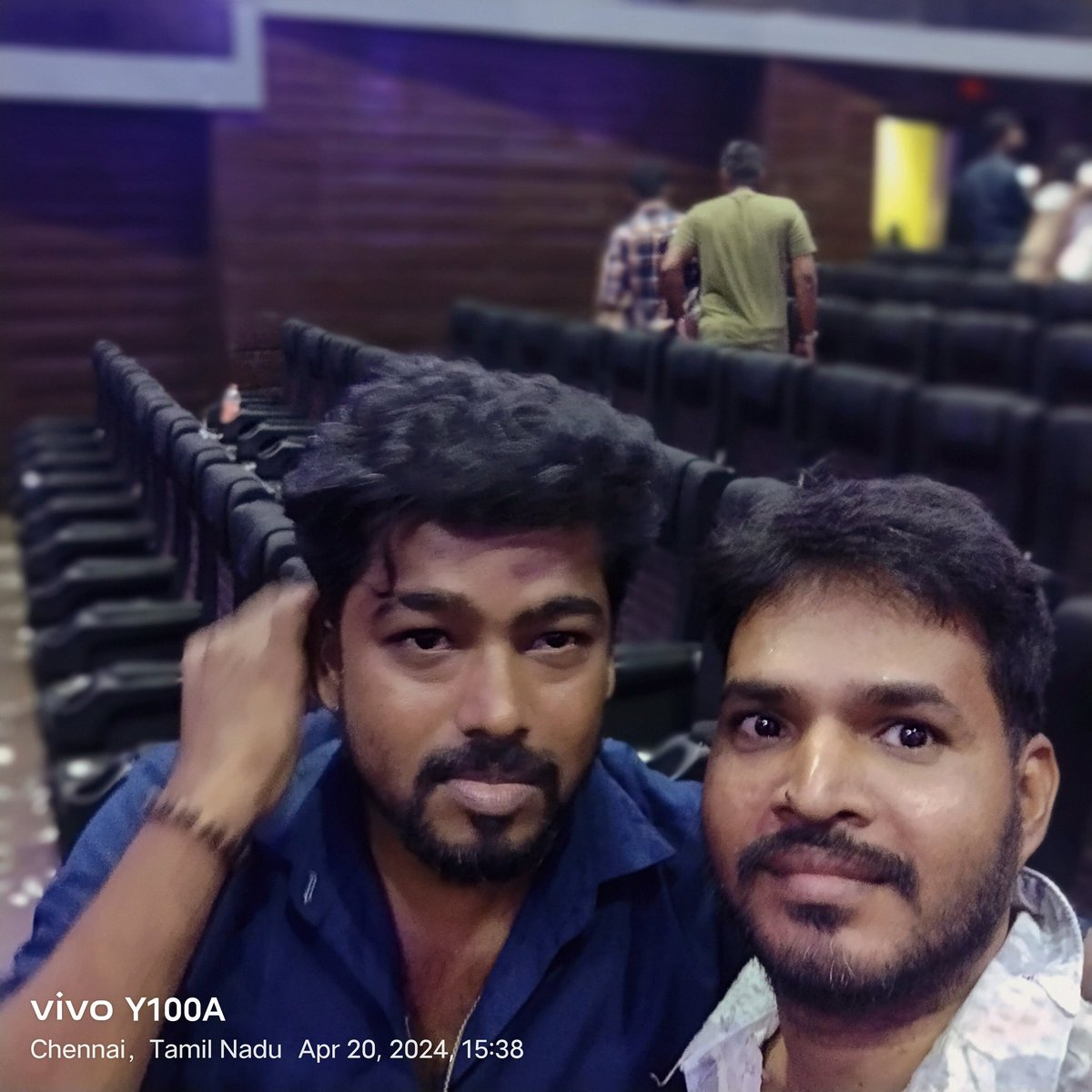 sachien_kannan's tweet photo. #Ghilli #GhilliReRelease met #TamilLight channel Black Sattai https://t.co/DWSGW41XoY