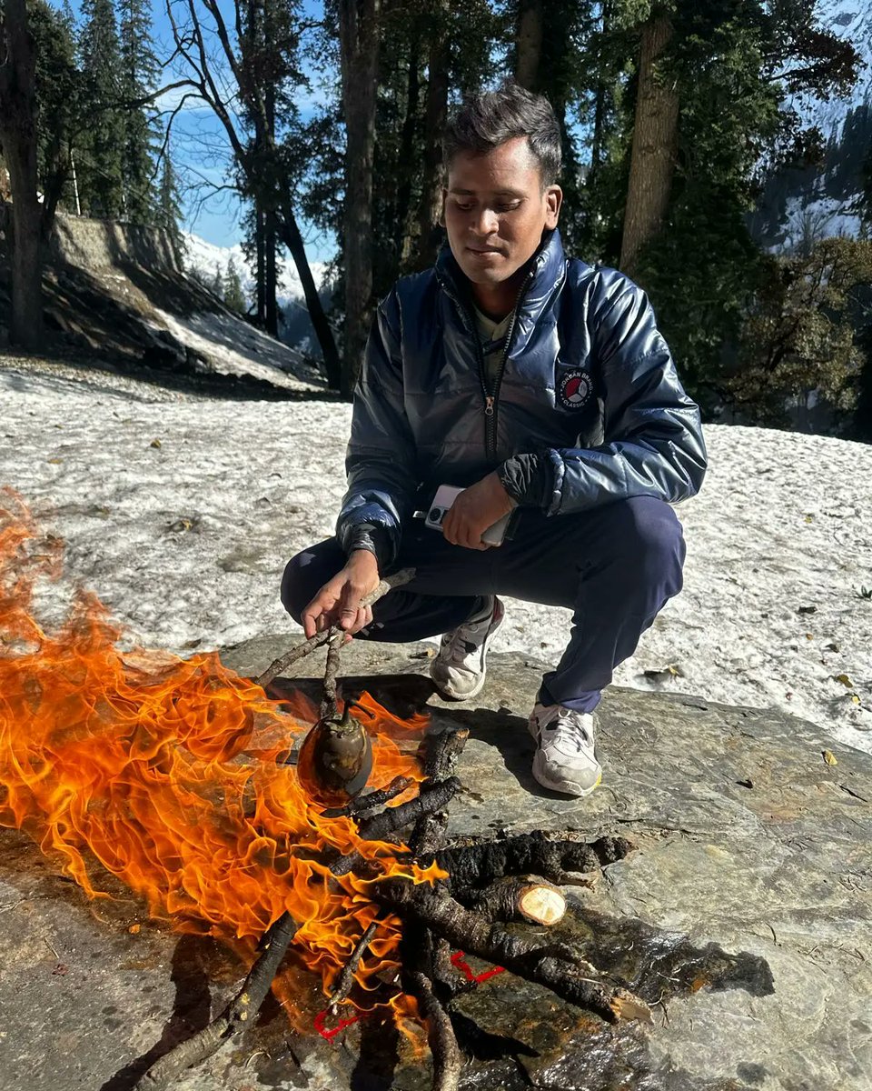 📍Sissu , Himachal Pradesh 
.
@travelwithnageshwar 
.
#travelwithoutmoney #travelwithnageshwar #allindiatour #allindiacyclerider #allindiacycleride #allindiatourbycycle #nageshwarvlogs #nageshwarkumarcycle #manali #himachalpradesh #kullu #solangvalley #ataltunnel ❤️⛰️