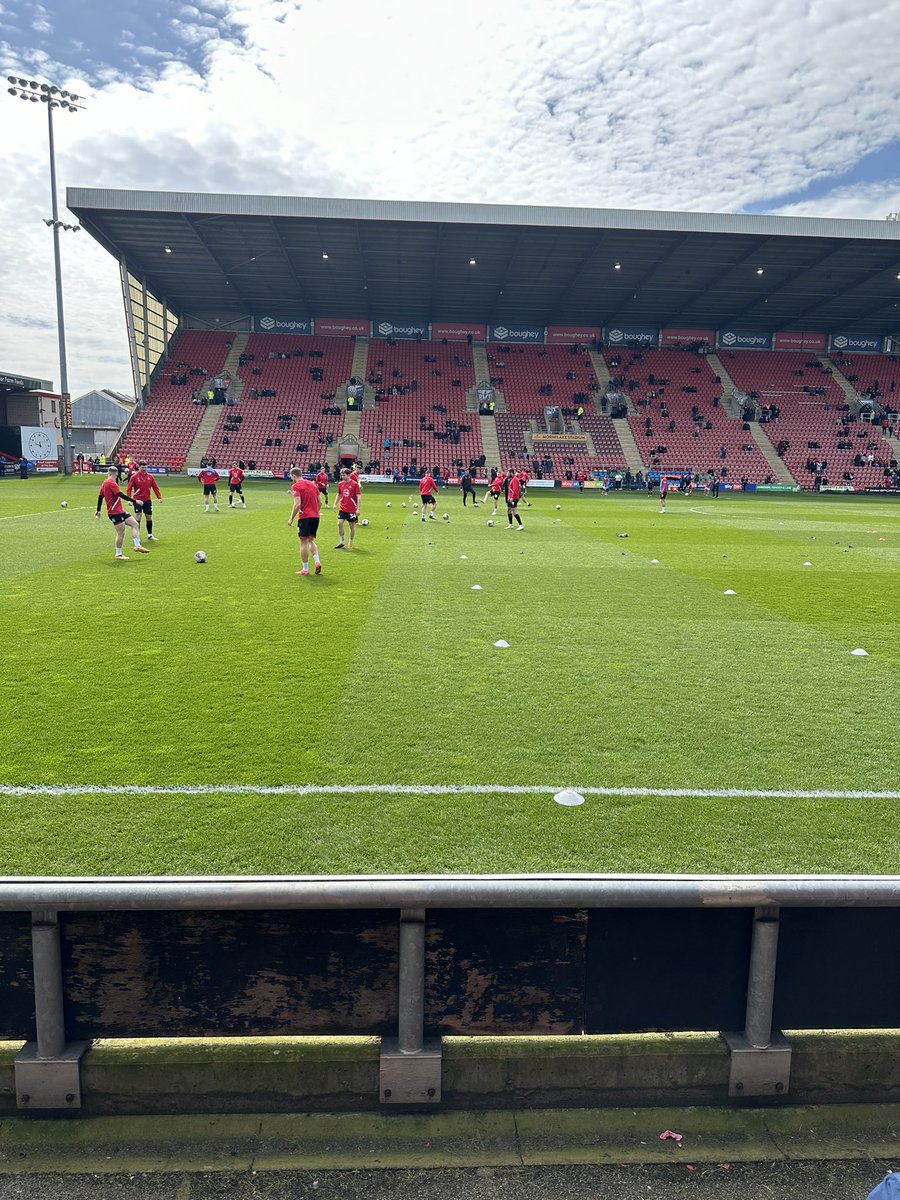 Crewe (A) c’mon the town <a href="/Wrexham_AFC/">Wrexham AFC</a> #utst