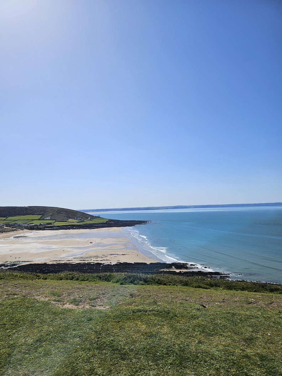 Sobadlol1's tweet image. Enjoying the great British seaside while we have some sun ☀️🌊 #BritishSummer #SeasideVibes