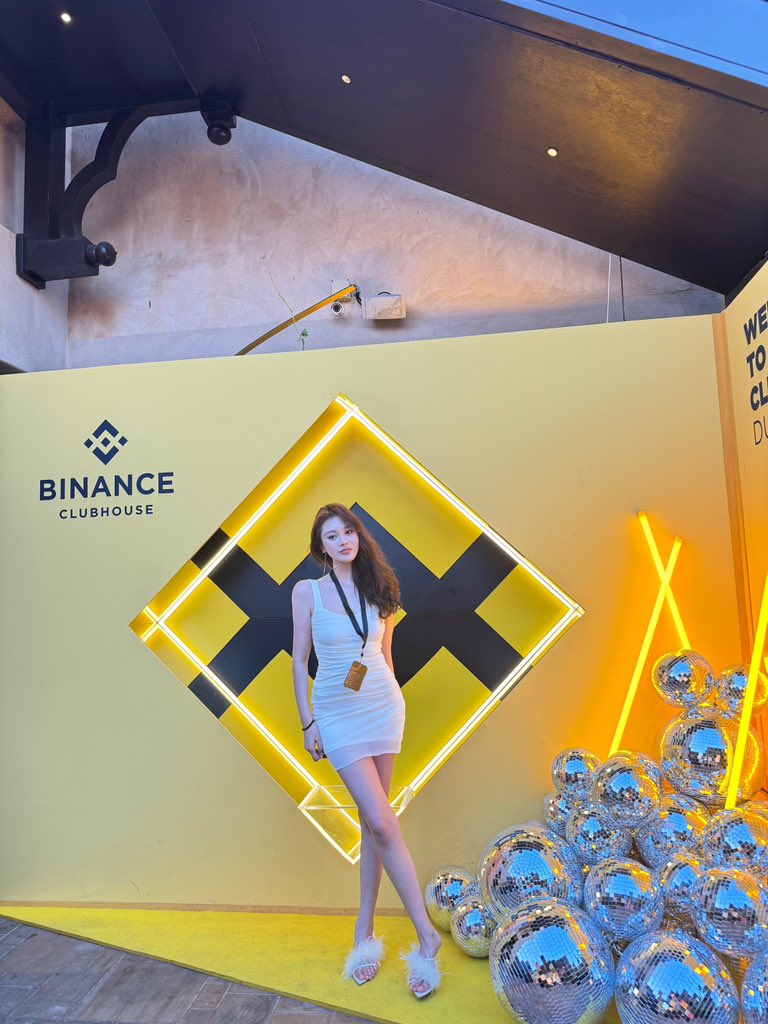 It was great meeting #Binance VIP clients in Dubai. Such a busy week! 👀