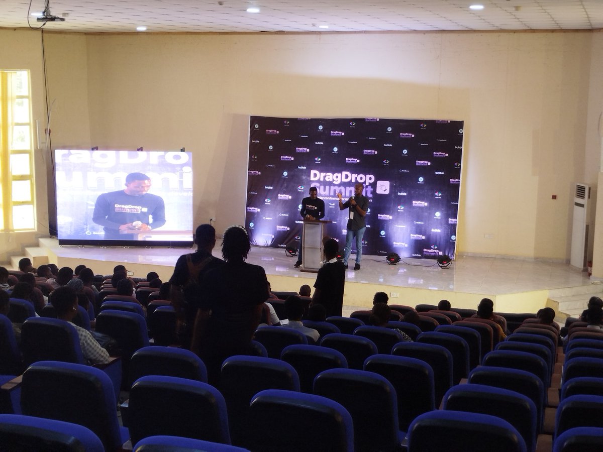JonnieDev's tweet photo. Live at #DragDropSummit

@dragdropsummit https://t.co/bHlbmG34QV