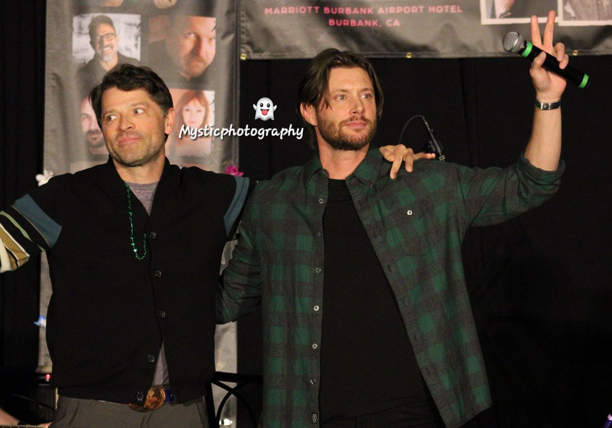 __mysticphotos's tweet photo. Just under a month until NJ, and I can finally be in these mens presence again. #JensenAckles #acklesnation #mishacollins #spnbur #burcon #SPNFamily #spn https://t.co/Vvu9kNn5iT