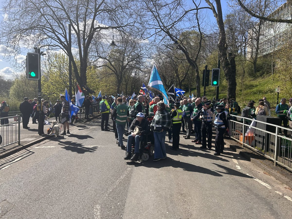 believeinscot's tweet photo. ☀️ The sun is shining and this is shaping up to be a great day!
🏴 Here is also a reminder of the route! #BelieveinScotland #Glasgow #MarchforIndependence https://t.co/MSg4WPHEaw