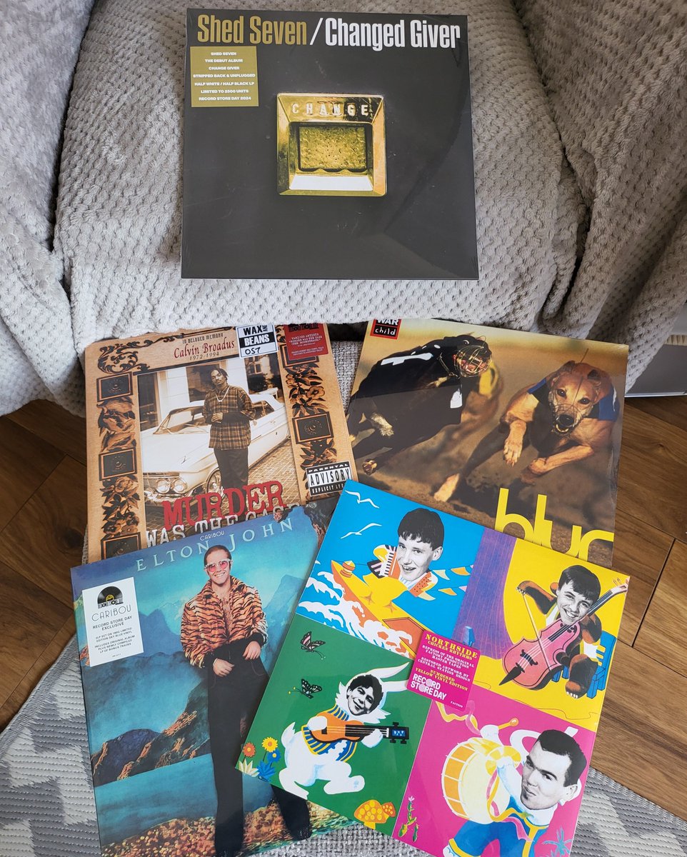 Thoroughly enjoyed that,only in the queue for 4 1/2 hours 😬 got what I wanted though,cheers @waxandbeans @CarrsPasties #RSD2024 @NORTHSIDE___ @shedseven @blurofficial @SnoopDogg @eltonofficial