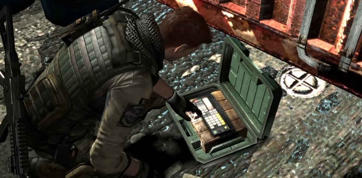 Let me remind you #PiersNivans shows to have two charactered military skills of #ChrisRedfield & #JillValentine:he's a marksman (Chris'role in STARS) n he's able to handle explosives (Jill's ability learned in DeltaForce)
#ResidentEvil #REBHFun #RE6 #ResidentEvil6 #バイオハザード