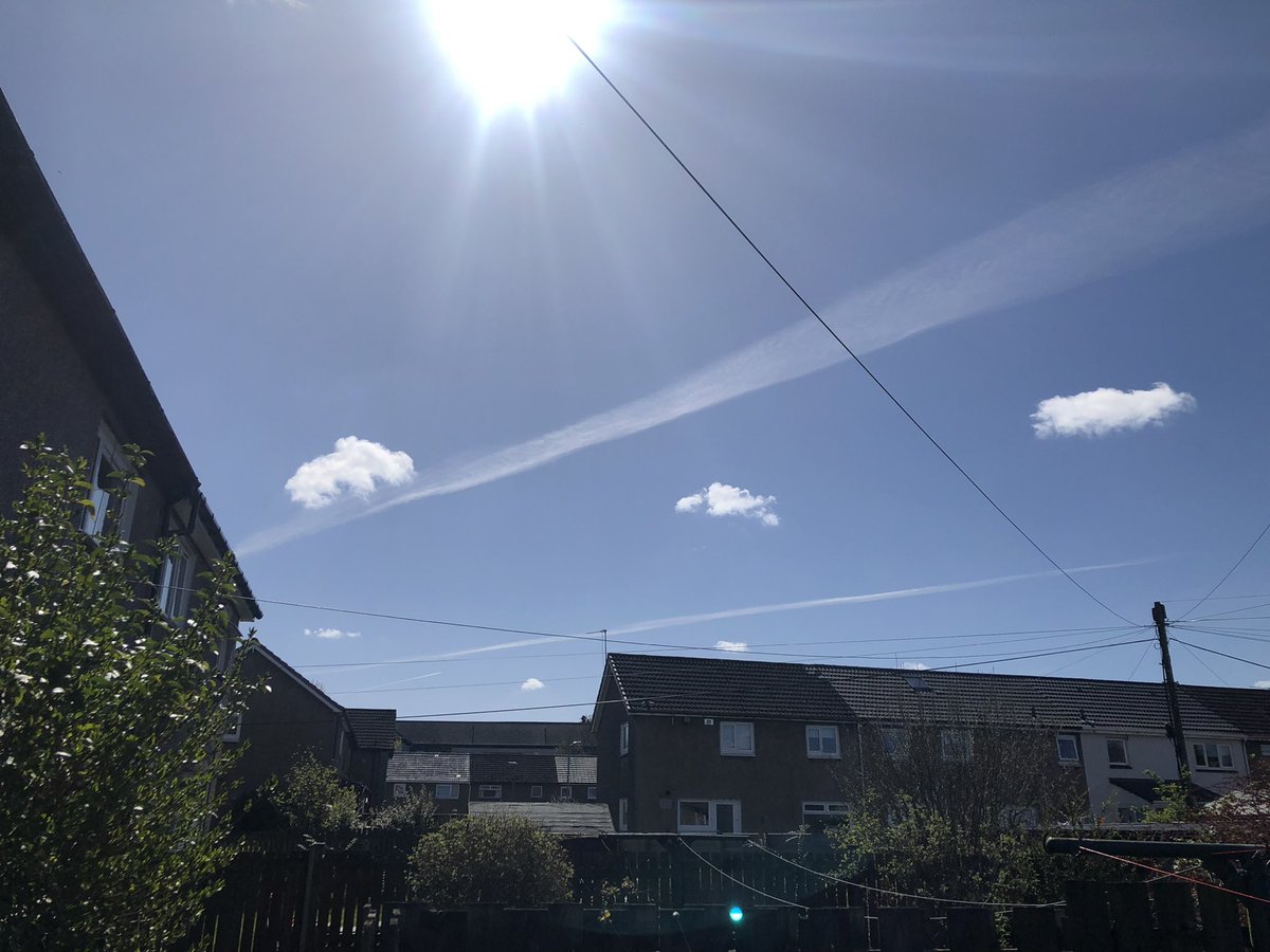 IonisedSkyWatch's tweet image. #skyrats are back 🤢🤮😷 #chemtrails #solarradiationmodification