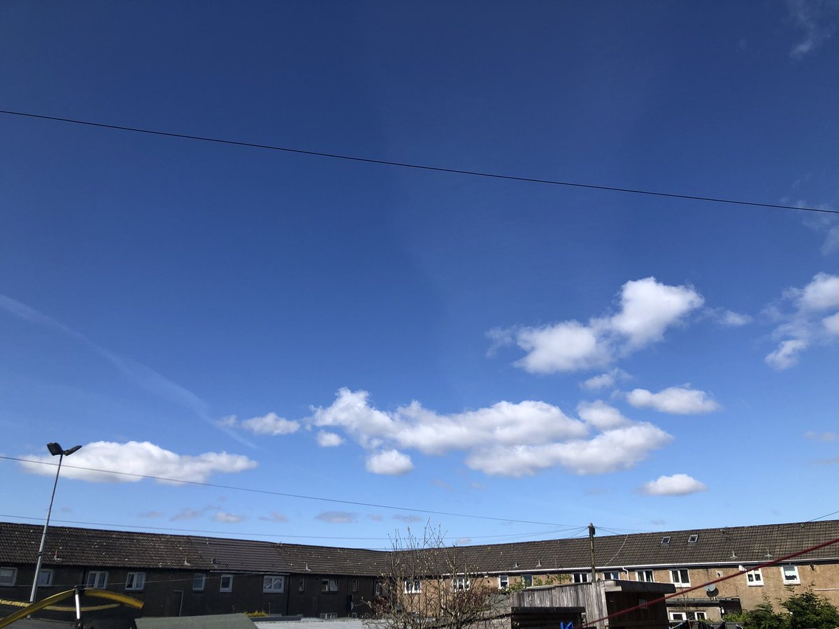 IonisedSkyWatch's tweet image. #skyrats are back 🤢🤮😷 #chemtrails #solarradiationmodification