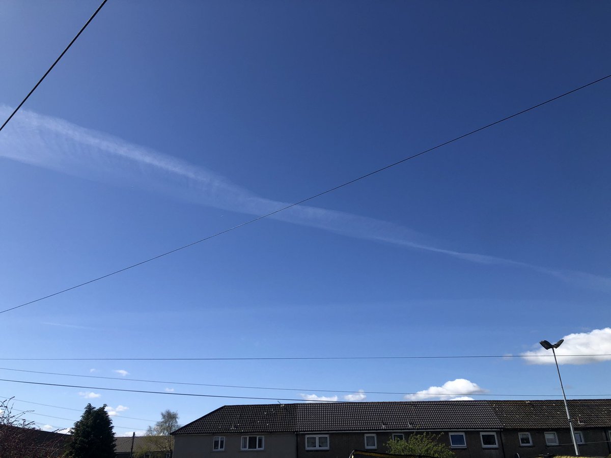 IonisedSkyWatch's tweet image. #skyrats are back 🤢🤮😷 #chemtrails #solarradiationmodification