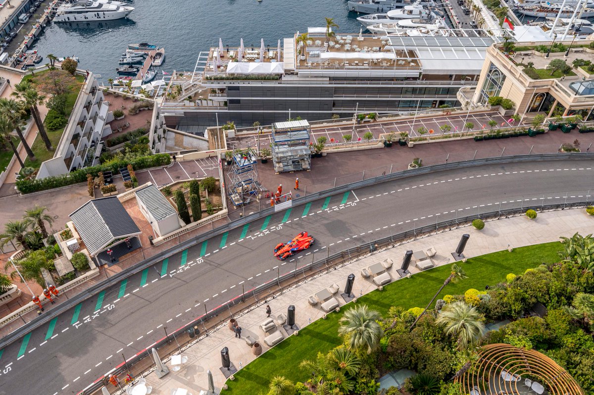 #MonacoEPrix D-7! We are thrilled to welcome back the E-Prix in town. With its 3.3 km of fast straights, ultra-tight bends and tricky chicanes, the Formula E track in Monaco guarantees an electrifying ride! Read more: spr.ly/6014wJWDk