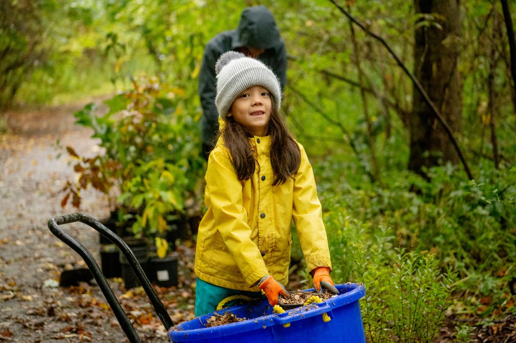 This #NationalVolunteerWeek we want to say thank you to our amazing volunteers who support all areas of Conservation Halton. In 2023, our team of volunteers contributed 11,585 hours of their time and for that we are truly grateful! Volunteer opportunities: conservationhalton.ca/about-us/emplo…