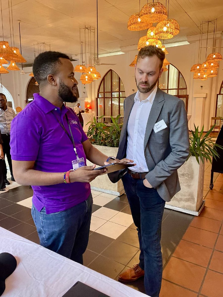 Yesterday, I demonstrated to Dr. Lars, project manager at #develoPPP, the natural affinity students have for peer learning, how tutors generate income with paid group classes, and the effectiveness of real-time online tutoring on @silabuapp. Plenty more innovation ahead.