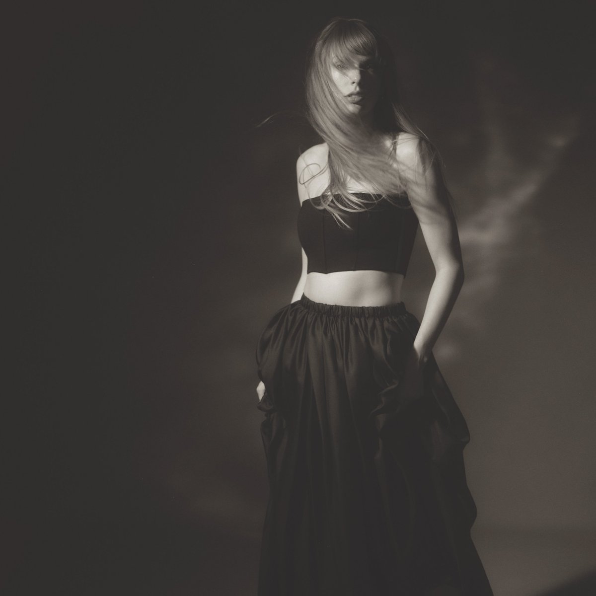 ABSOLUTAMENTE DESORBITADO: El undécimo álbum de Taylor Swift, ‘The Tortured Poets Department’, acumula 313 MILLONES de reproducciones durante su primer día en Spotify. Rompe el récord anterior de la plataforma, que también lo ostentaba la artista con ‘Midnights’ (186M). #TSTTPD