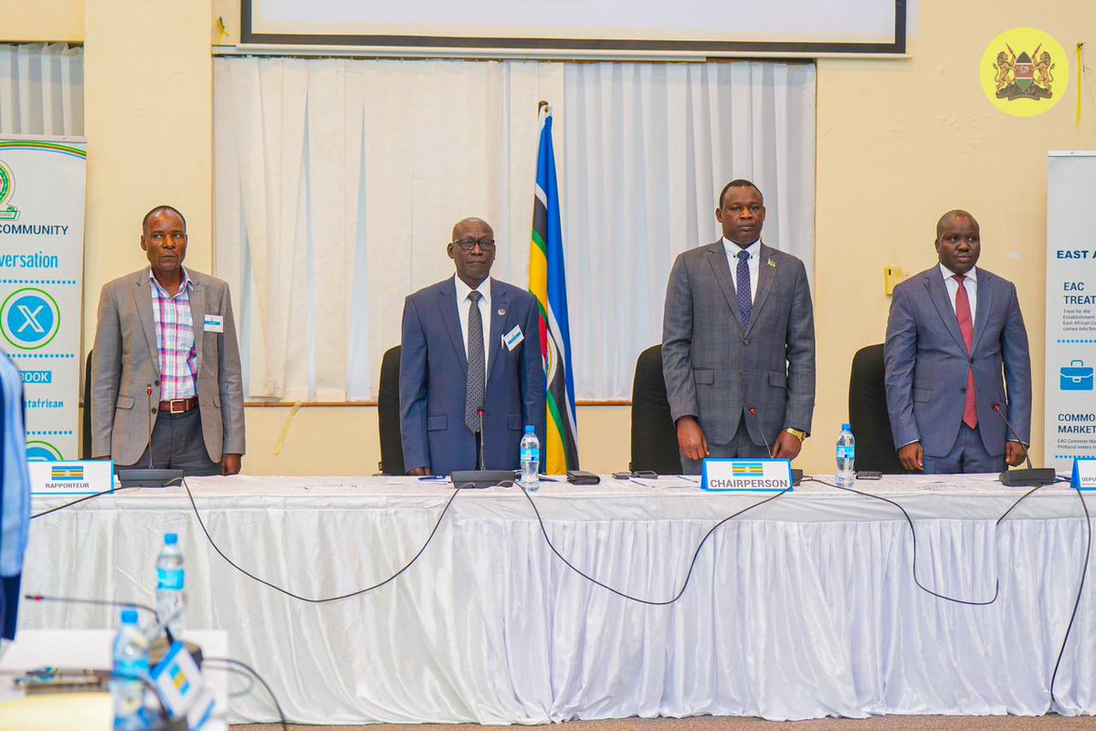 In today’s ministerial session held at the @jumuiya headquarters, we observed a minute of silence in honor of the late Chief of Defense Forces and the nine other military personnel who died in a plane crash. This is a solemn reminder of their sacrifice and dedication to their