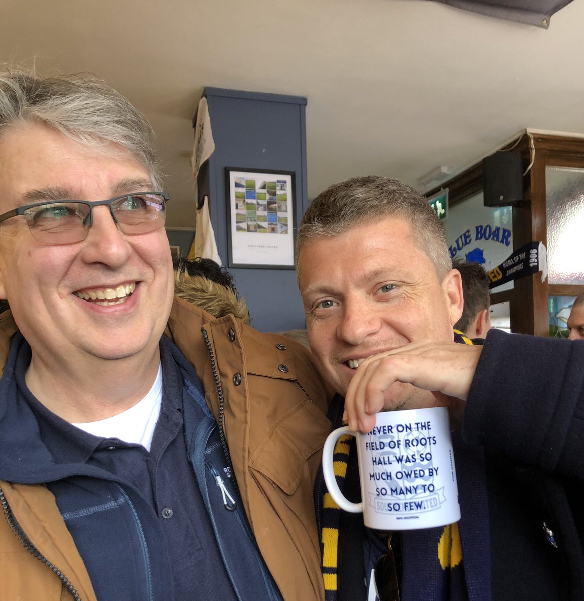 Anna_Firth's tweet photo. β½οΈAmazing atmosphere in #BlueBoar in #Southend. Come on you π΅π΅. π¦Ύπ¦Ύπ¦π¦ https://t.co/LrCGmdsBro