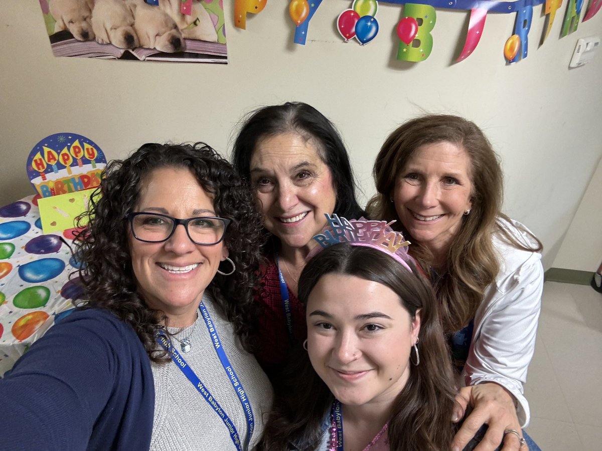 Mrs.Statty tweet media