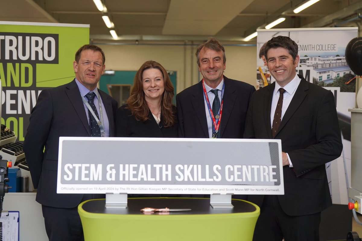 I was honoured to be invited by @Truro_Penwith and @scottmann4NC to open the new STEM centre in Bodmin. From health and engineering to manufacturing and digital, whatever young people in Bodmin want to do, this centre will help them get the local opportunities they deserve. 5/8