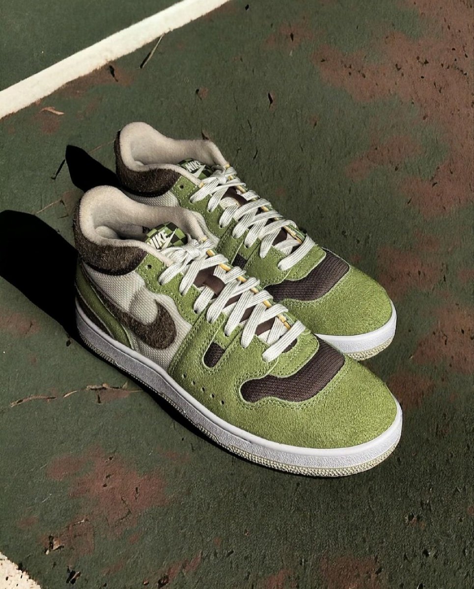 SNKR_SVAG's tweet image. #MailCall 📦👟
IMO, these flew under the radar! The hairy suede &amp;amp; CW perfect for this coming Tx Summer ☀️ 

ROCK'em or TOSS'em🚮 !? 

#NikeMacAttack #MacAttack #NikeTennis 🎾