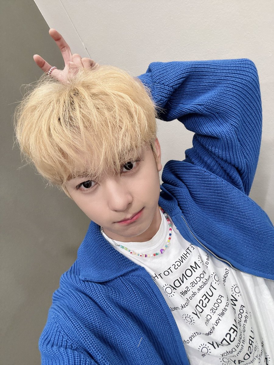 HORI7ON_twt's tweet photo. [🐰] Thank you SM CITY BATAAN! 💙💜⚓️

I feel so happy and touched to finally be back at my hometown with HORI7ON, and meeting our ANCHORS from BATAAN! Thank you for the warm welcomes and for the loud cheers ANCHORS!! I LOVE YOUUU 🫶🫶🫶

#HORI7ON #호라이즌 #MARCUS #마커스 https://t.co/PogxzyEkj0