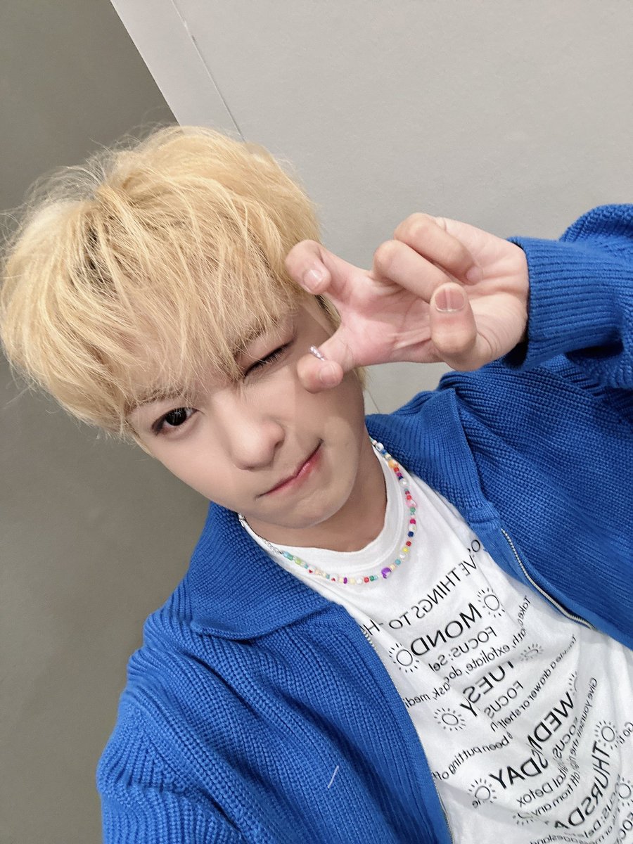 [🐰] Thank you SM CITY BATAAN! 💙💜⚓️

I feel so happy and touched to finally be back at my hometown with HORI7ON, and meeting our ANCHORS from BATAAN! Thank you for the warm welcomes and for the loud cheers ANCHORS!! I LOVE YOUUU 🫶🫶🫶

#HORI7ON #호라이즌 #MARCUS #마커스