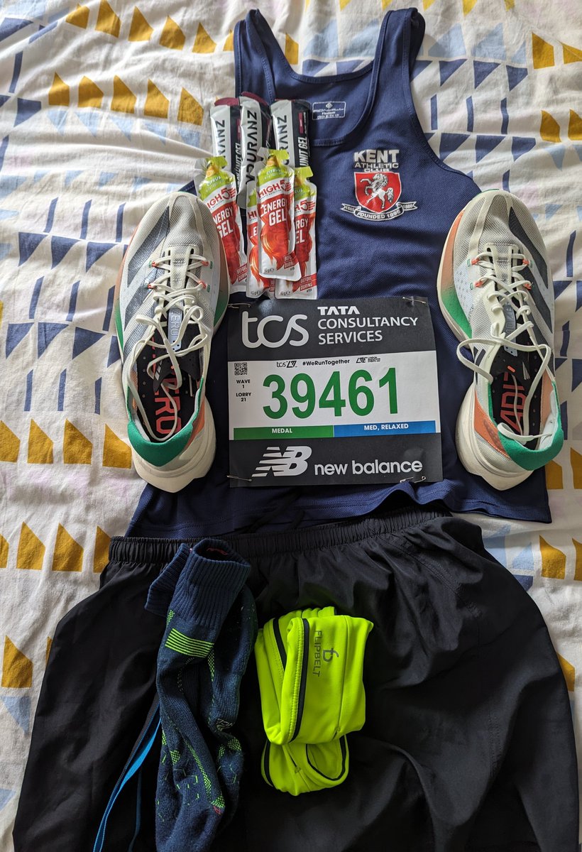 Totally unnecessary kit layout photo featuring fancy shoes, cheap shorts and a stomach-churning number of gels. #LondonMarathon #londonmarathon2024