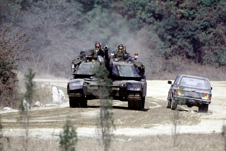 Superb Tank Saturday - M1A1 Abrams from 4-7 Cav, 2ID in the ROK around 1998, with a ol' M1009 Chevy Blazer. #tanks #armor #superbtanksaturday #m1abrams #2id #korea #rok #tanklover #ilovetanks #m1a1 #1990s