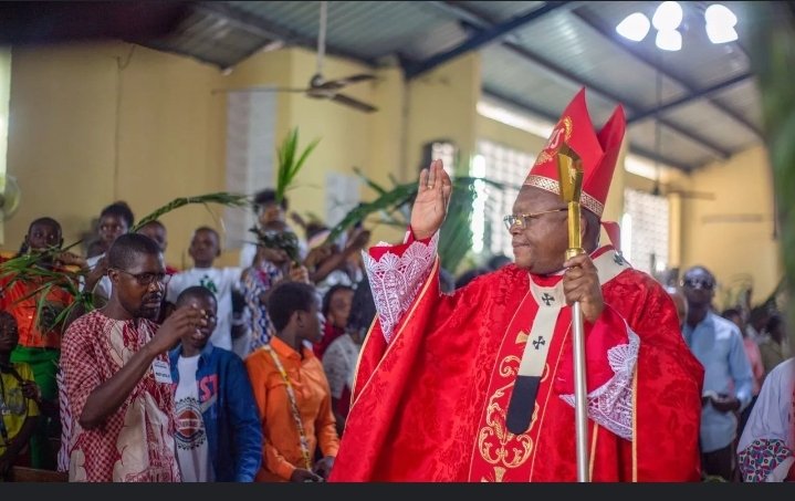 Mentions spéciale pour Le meilleur cardinal de l'histoire du Congo. Opposition ya peté mais tâta cardinal ya makasi 💪